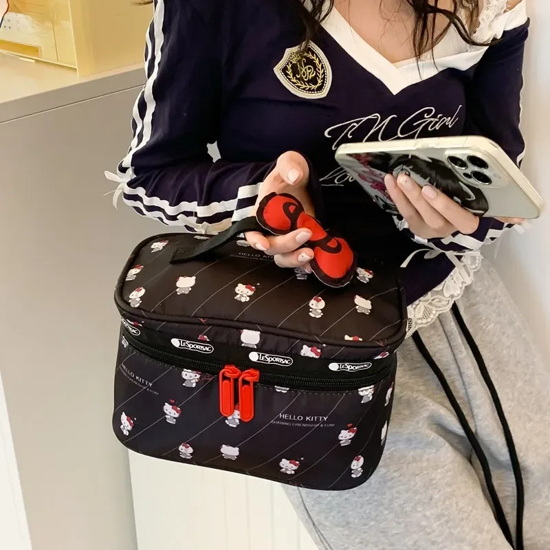 Hello Kitty Makyaj Çantası Büy - Travel Accessories Organiser incelemesi ve fiyatı