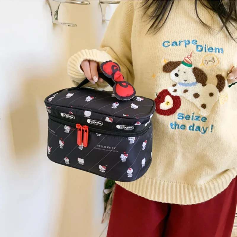 Hello Kitty Makyaj Çantası Büy - Travel Accessories Organiser incelemesi ve fiyatı