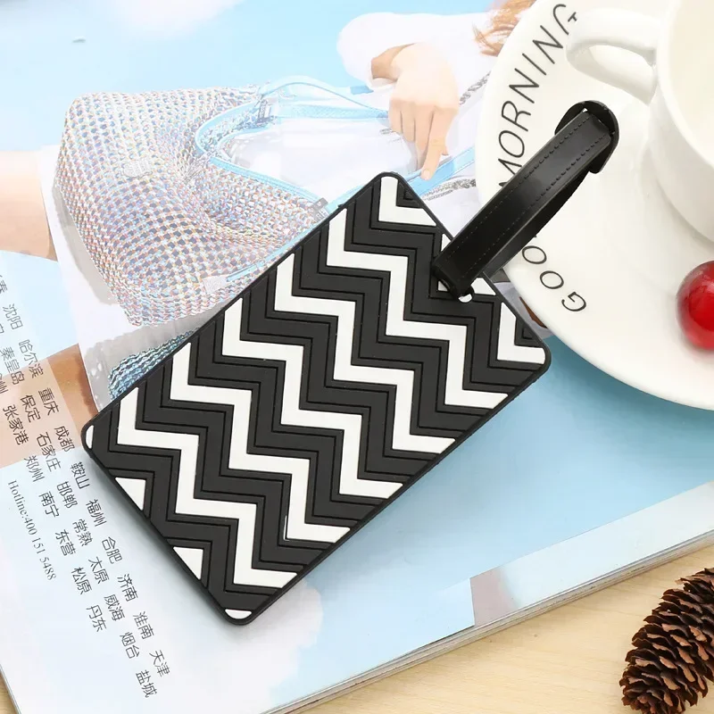 Geometrik Bagaj Etiketleri Kad - Travel Accessories Sale incelemesi ve fiyatı